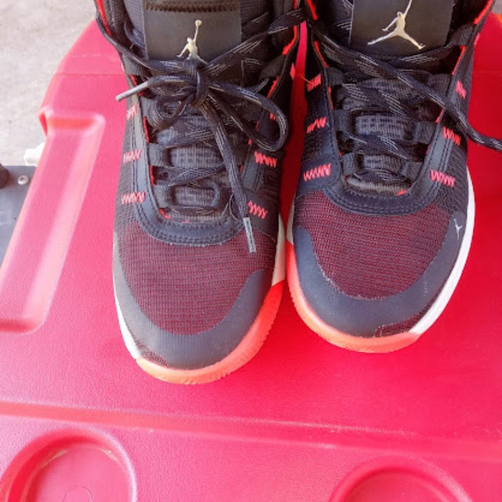 Jordan 2020 Jumpman Flight Men size 9